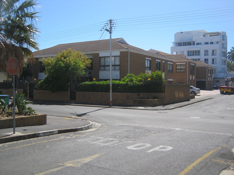 To Let 4 Bedroom Property for Rent in Strand North Western Cape